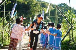 BIB: 1546
                            <button type="button" onclick="openModal(19047969)" class="btn btn-primary btn-sm float-right btn-popup" data-toggle="modal" data-target=".modal-high-quality">
                        <i class="fas fa-shopping-cart"></i> Add to Cart
                    </button>
                                            <button type="button" onclick="isThisMe(19047969, true)" class="btn btn-success btn-sm float-right btn-popup btn-isme hidden" data-toggle="tooltip" data-placement="bottom" title="นี่คือรูปของคุณใช่ไหม คลิกที่นี่เพื่อเอาเข้าอัลบั้ม">
                        <i class="fas fa-plus"></i> Add to album
                    </button>
                    <button type="button" onclick="isThisMe(19047969, false)" class="btn btn-warning btn-sm float-right btn-popup btn-isnotme hidden">
                        <i class="fas fa-ban"></i> Remove from album
                    </button>